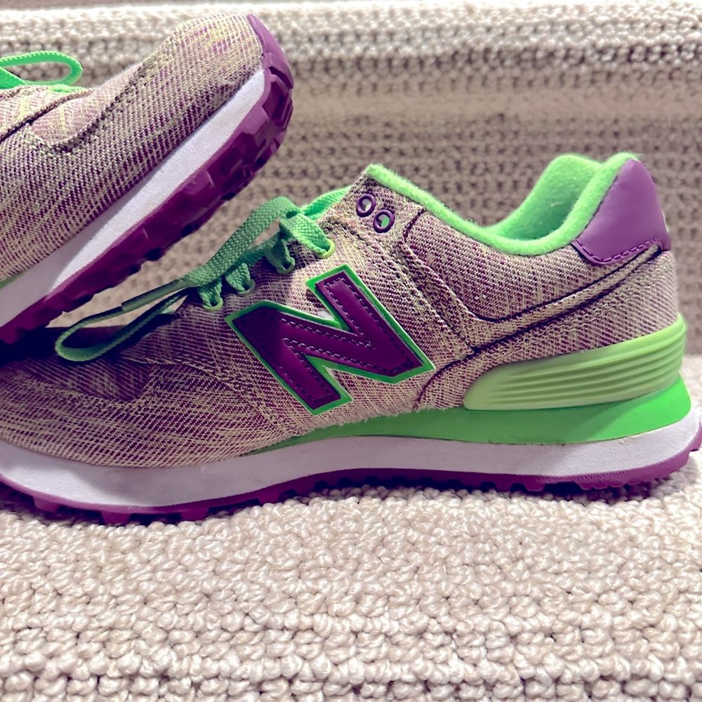 New Balance Purple Green Sneakers Tennis Shoes Size 5.5